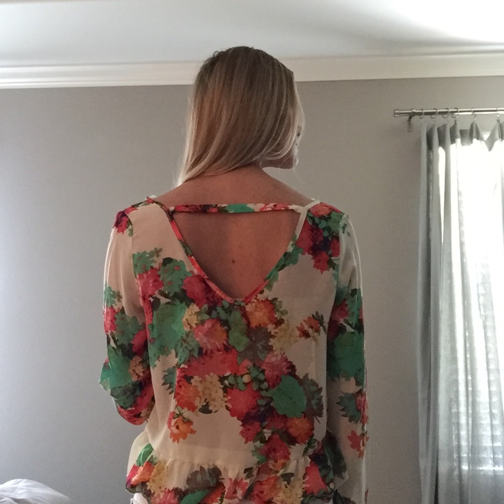 Floral Long Sleeve Crop Top - Picture 3 of 8